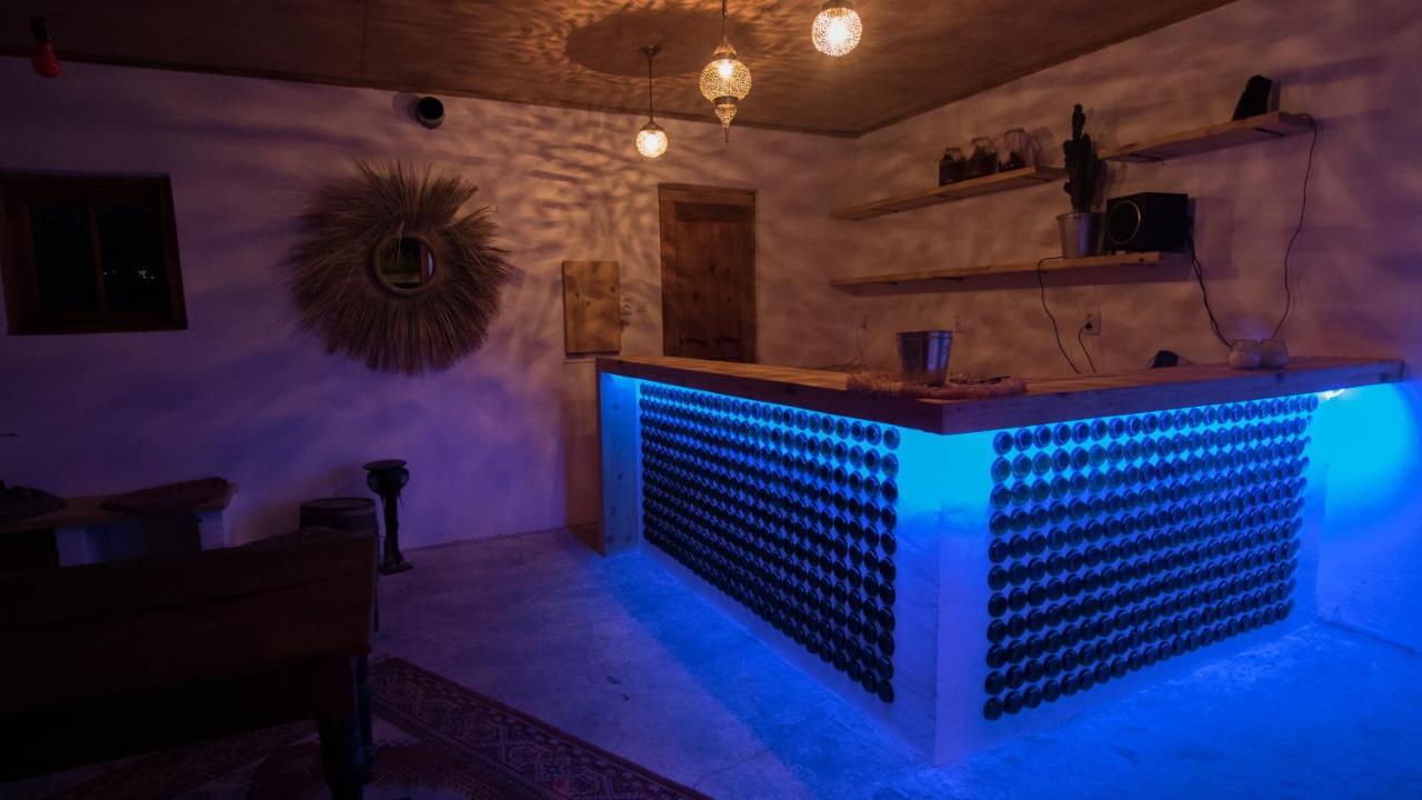 Karma Hostel Мартвили Екстериор снимка