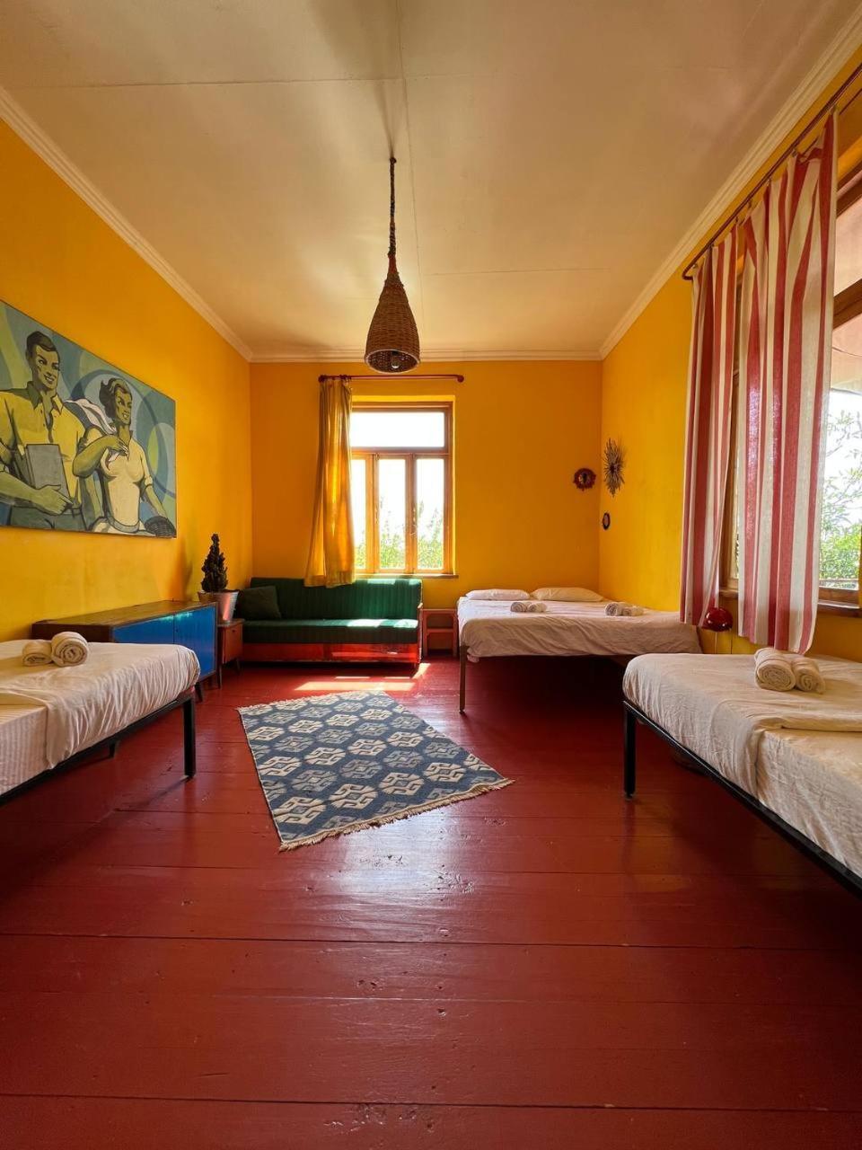 Karma Hostel Мартвили Екстериор снимка