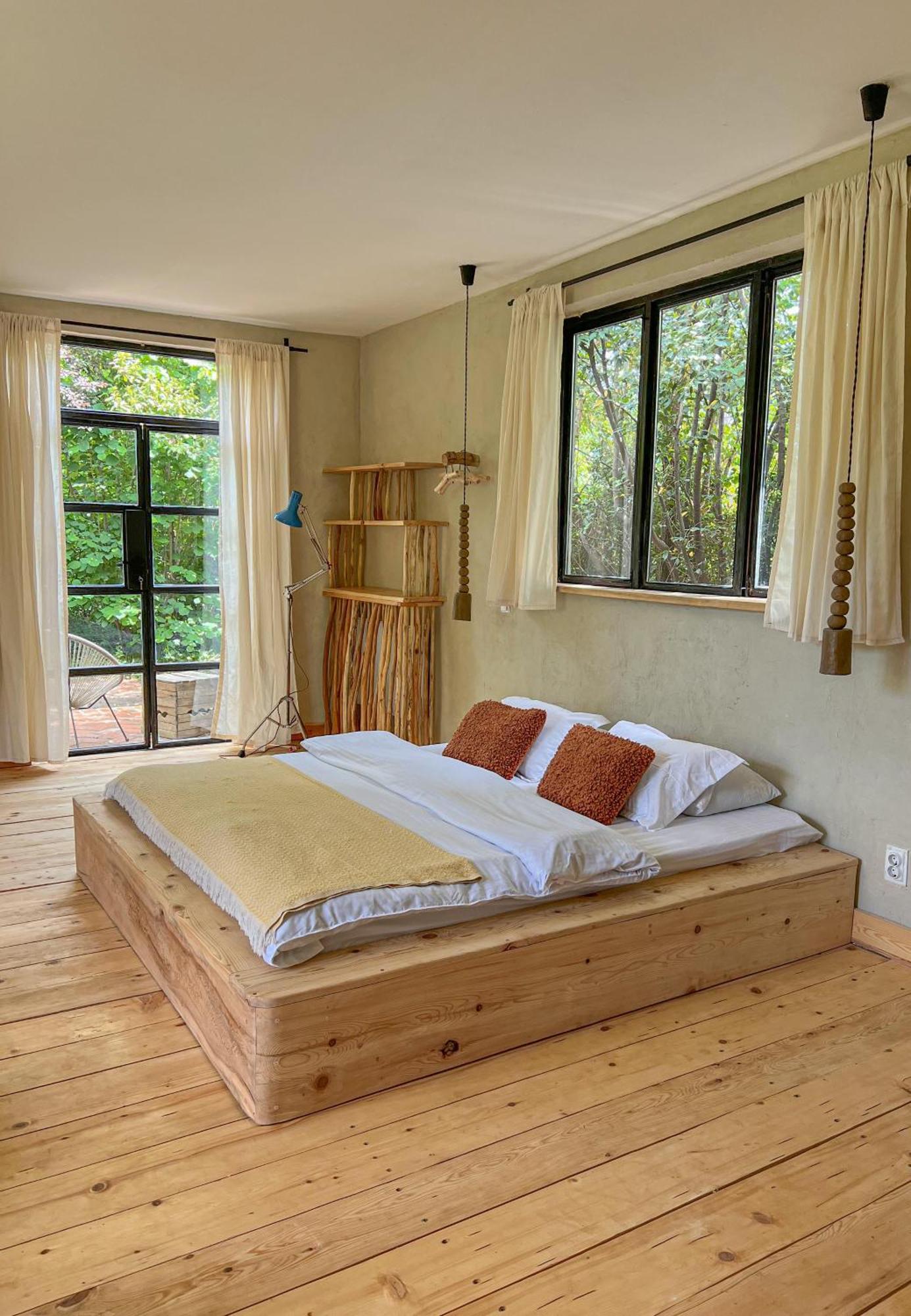 Karma Hostel Мартвили Екстериор снимка