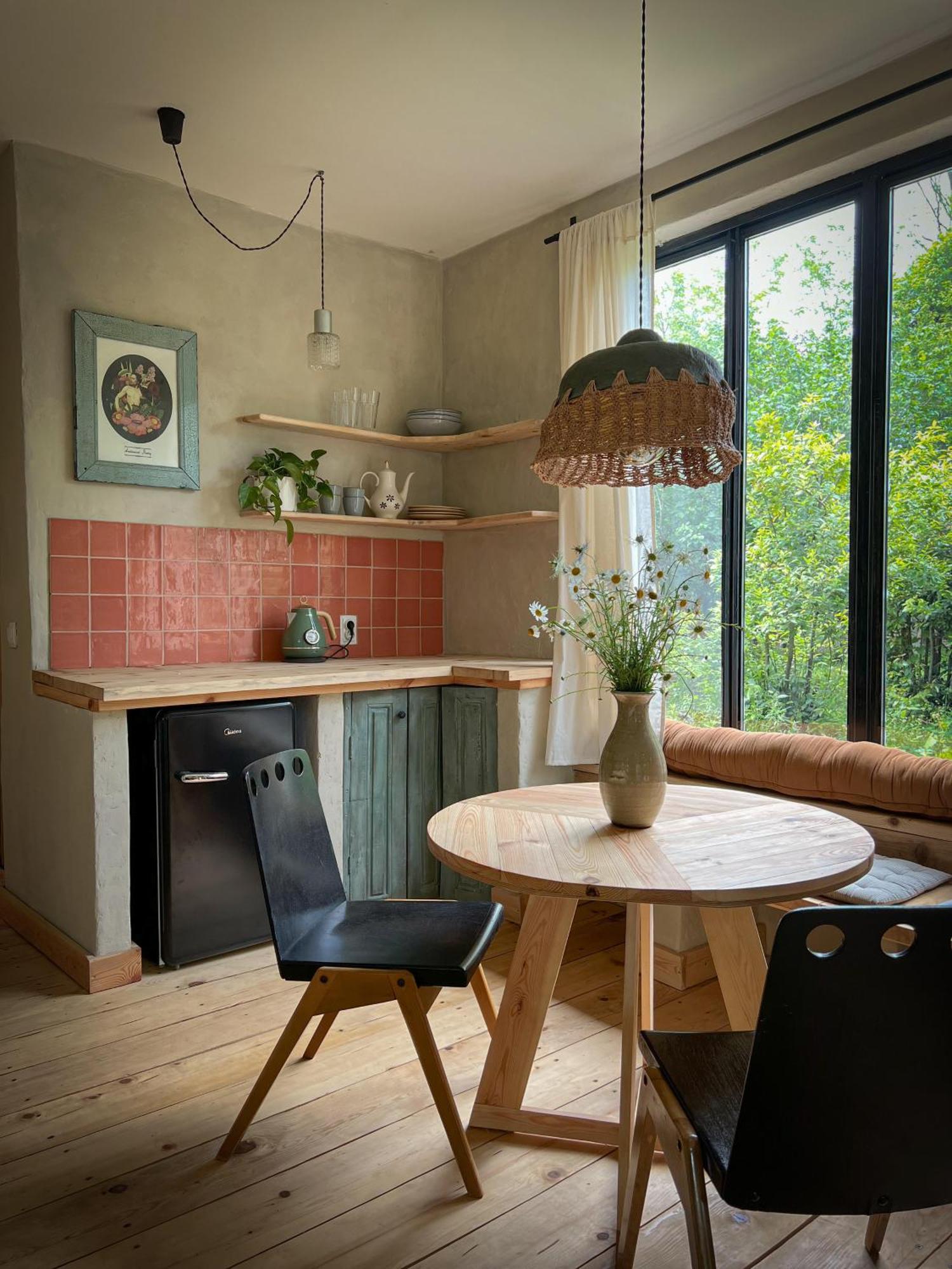 Karma Hostel Мартвили Екстериор снимка