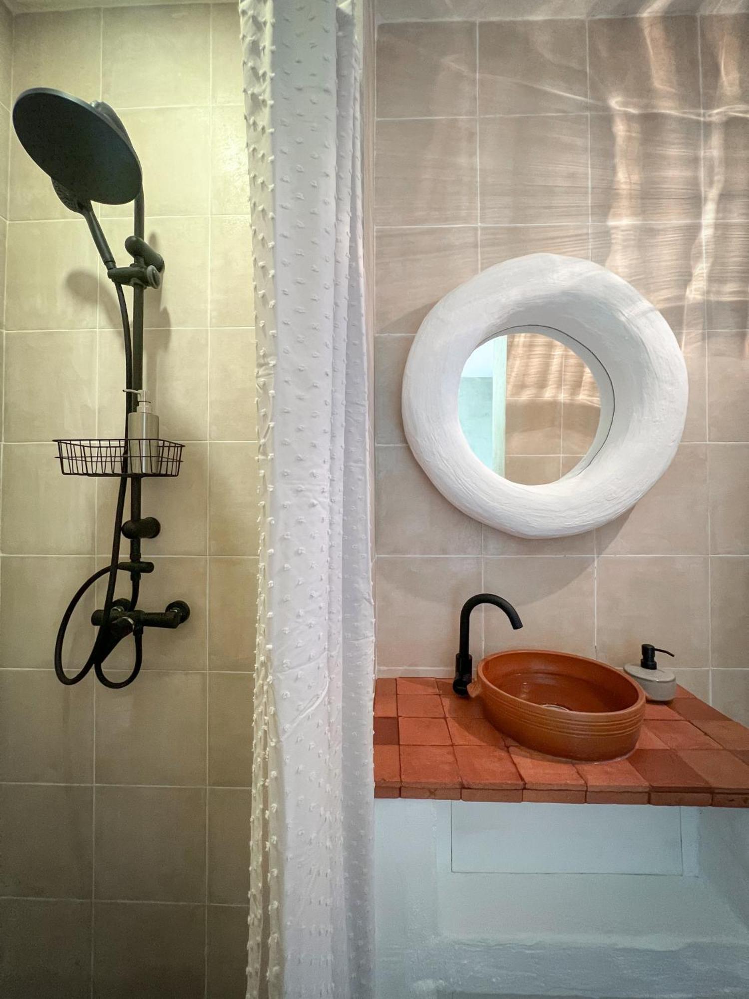 Karma Hostel Мартвили Екстериор снимка