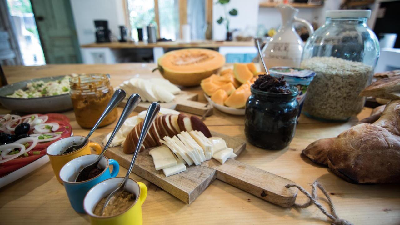 Karma Hostel Мартвили Екстериор снимка